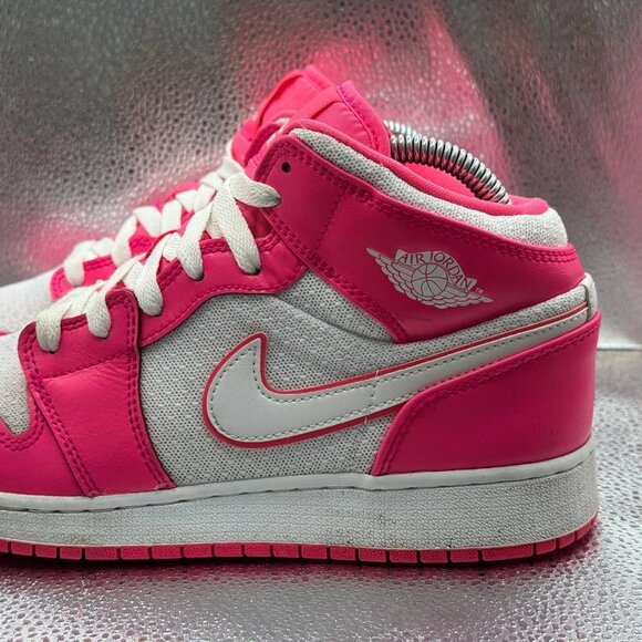Size 6.5 Nike Air Jordan 1 Mid Kids Hyper Pink Basketball Sneakers 555112-611 - Picture 7 of 11
